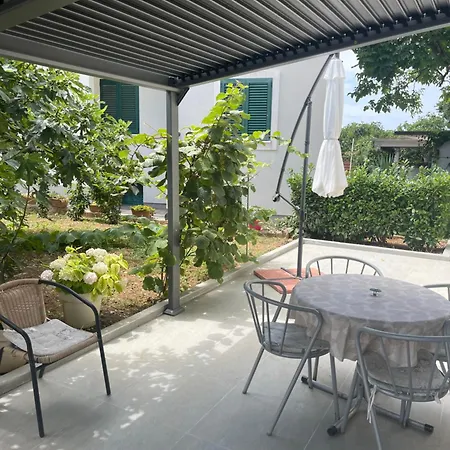 House Neda Apartament Murter